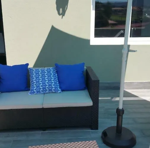 Castrelos Apartament *